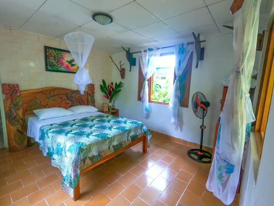 Cabinas Tito Cahuita Buitenkant foto