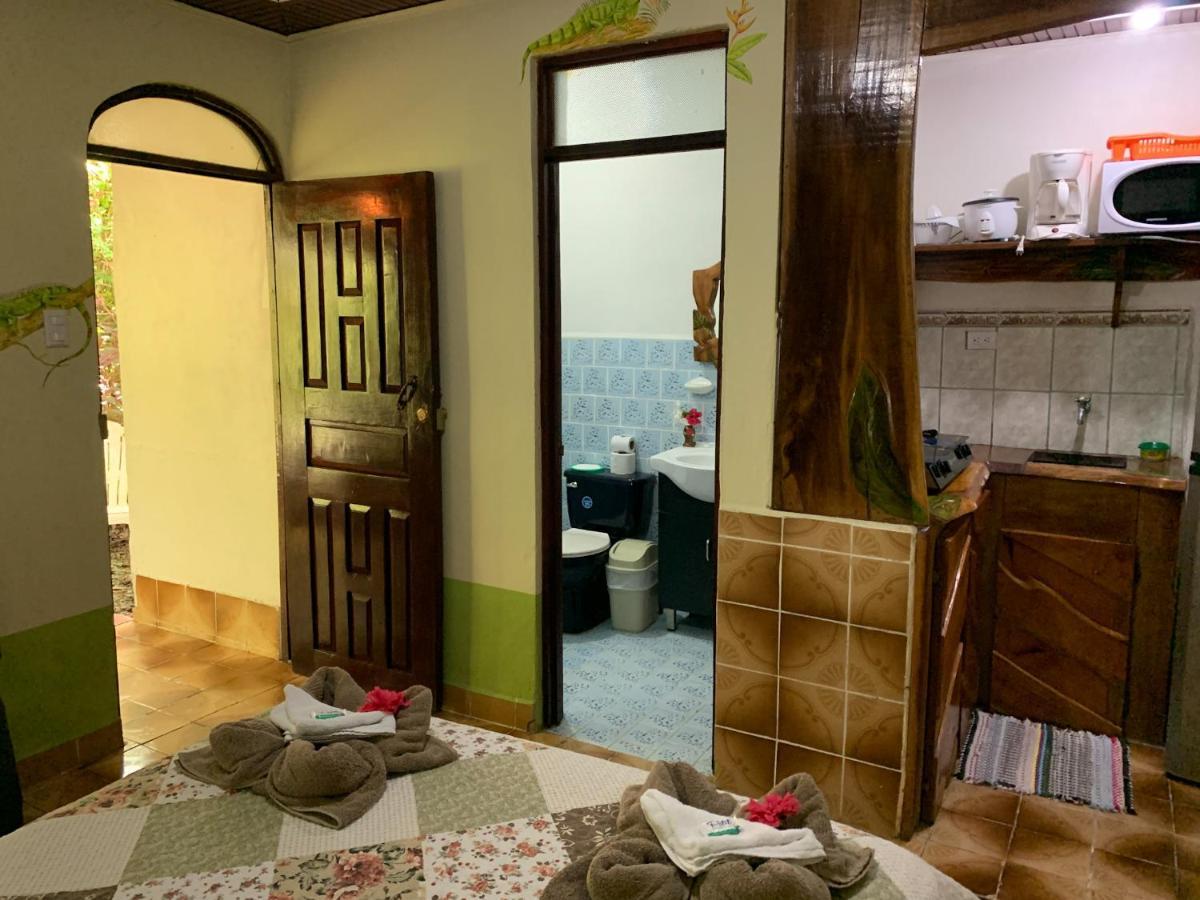 Cabinas Tito Cahuita Buitenkant foto