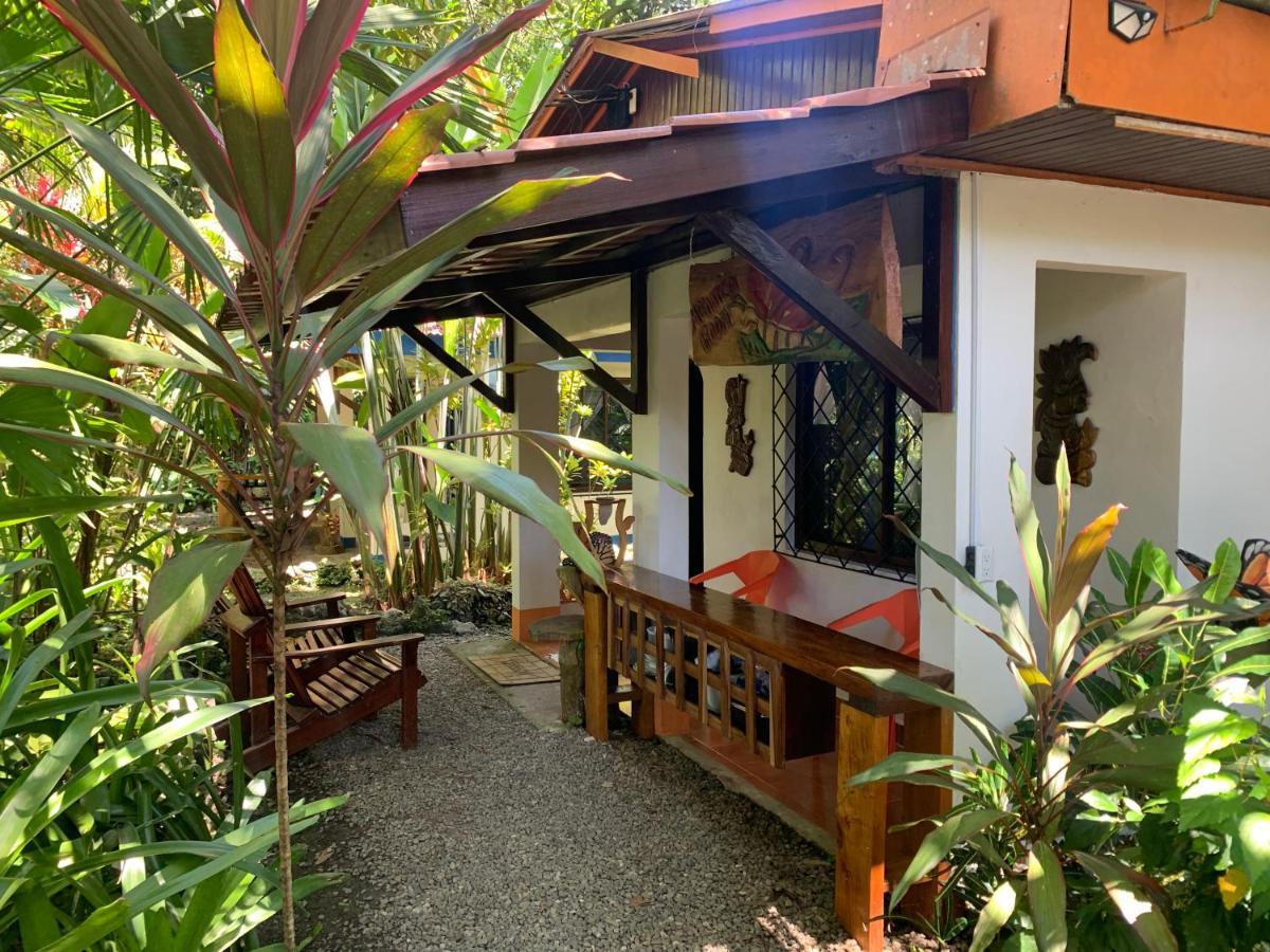 Cabinas Tito Cahuita Buitenkant foto
