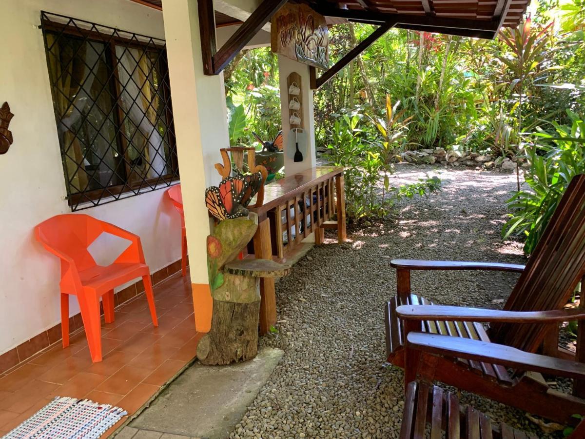 Cabinas Tito Cahuita Buitenkant foto
