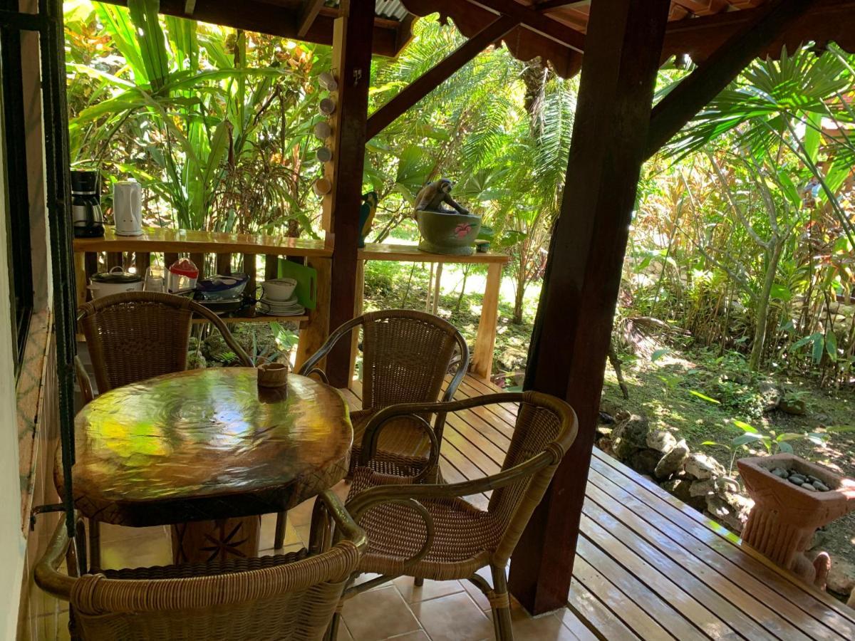Cabinas Tito Cahuita Buitenkant foto