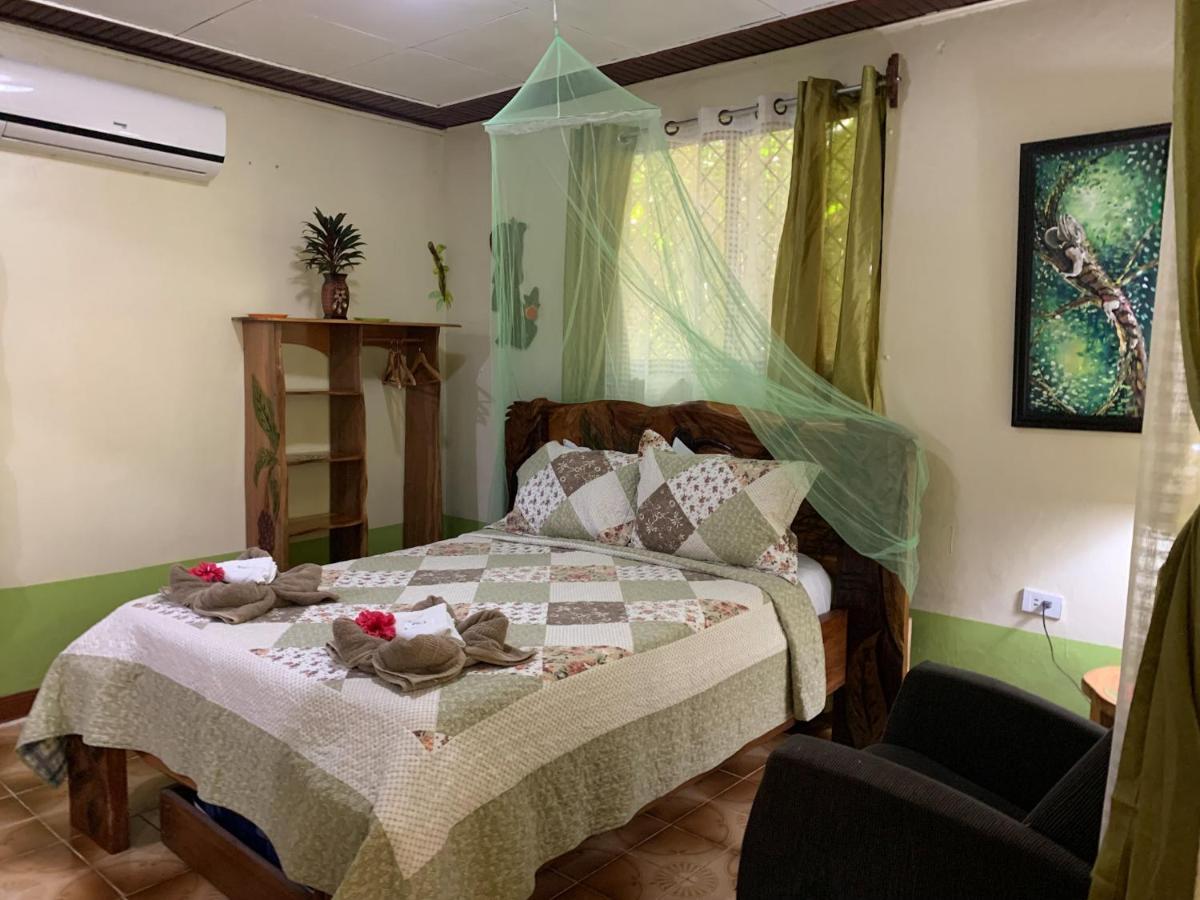 Cabinas Tito Cahuita Buitenkant foto