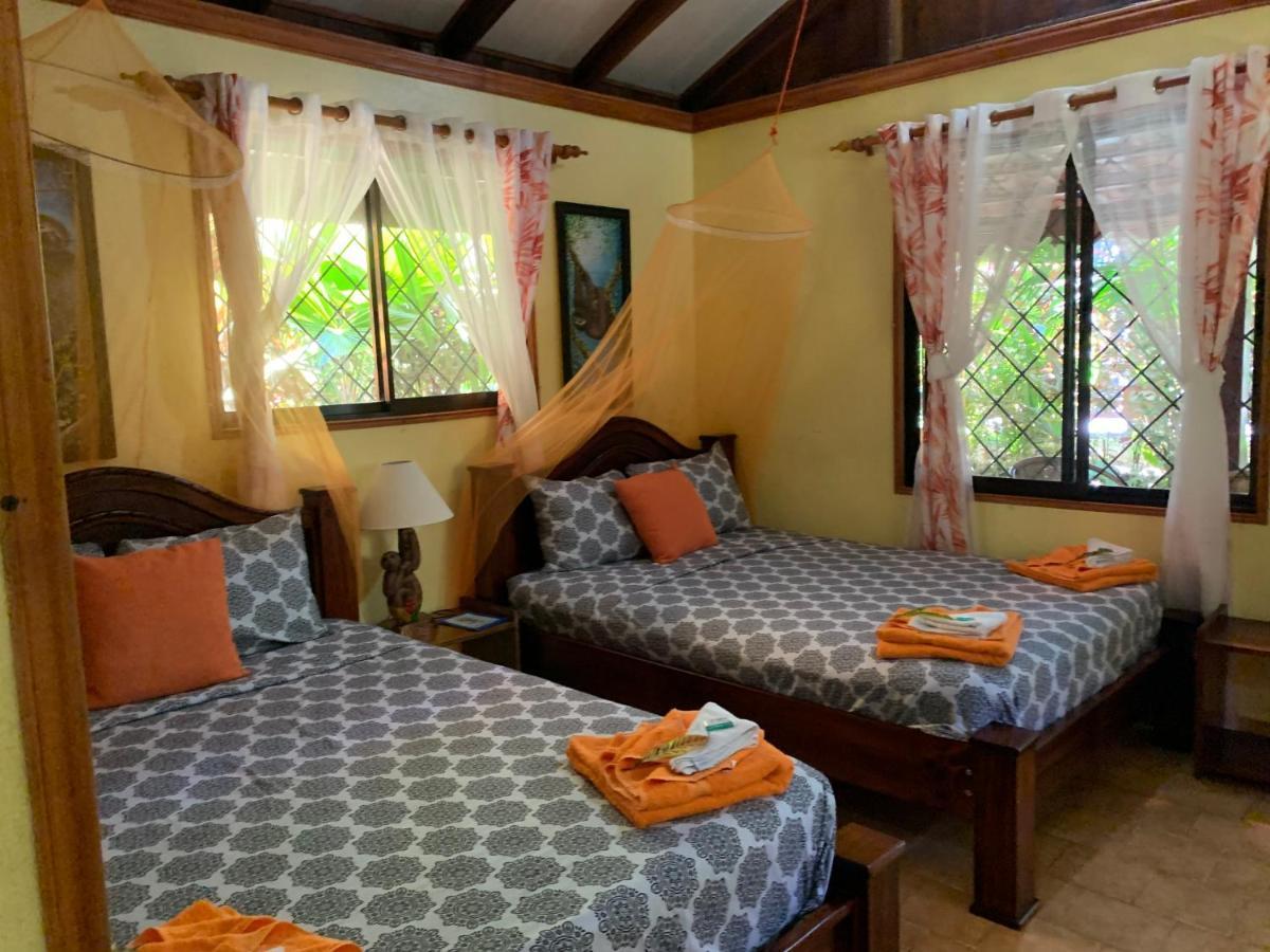 Cabinas Tito Cahuita Buitenkant foto