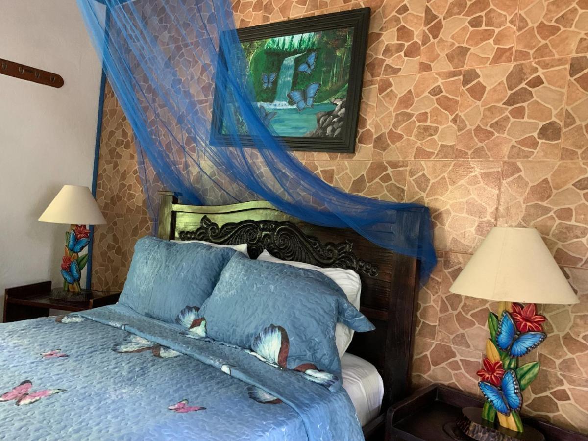 Cabinas Tito Cahuita Buitenkant foto