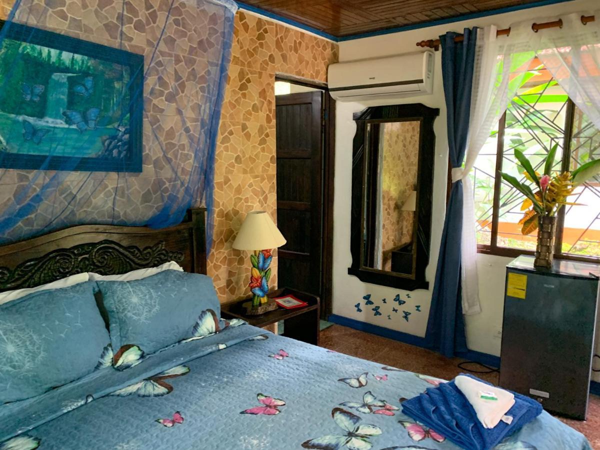 Cabinas Tito Cahuita Buitenkant foto