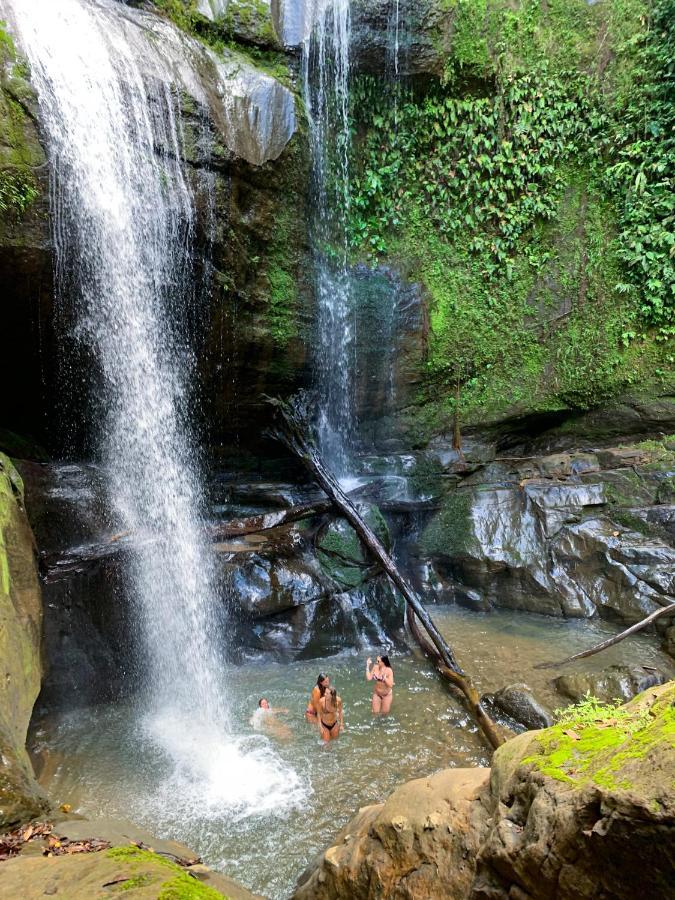 Cabinas Tito Cahuita Buitenkant foto