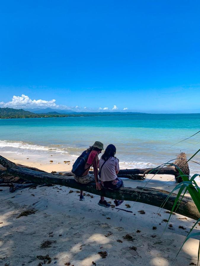 Cabinas Tito Cahuita Buitenkant foto